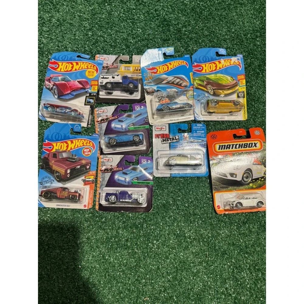 Hot Wheels Matchbox Maisto Diecast Car Lot 8pc VW Beetle Milk Truck Fantasy Cars